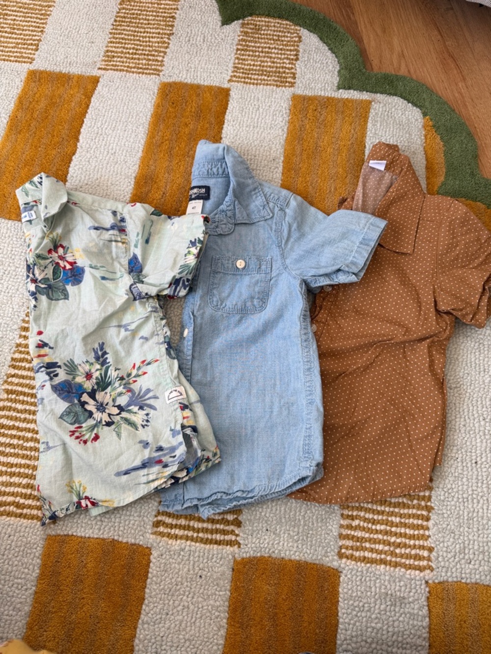 Bundle of 3 short sleeve button front shirts size boys 4